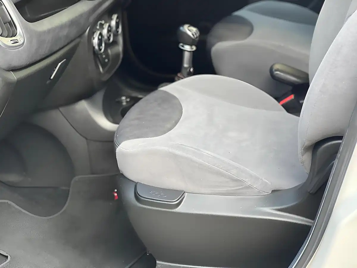 Used 2013 Fiat 500L Lounge White - Interior and Exterior details 10