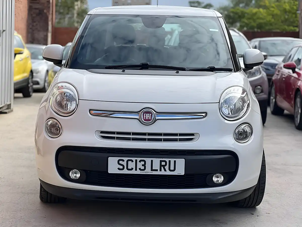 Used 2013 Fiat 500L Lounge White - Interior and Exterior details 2
