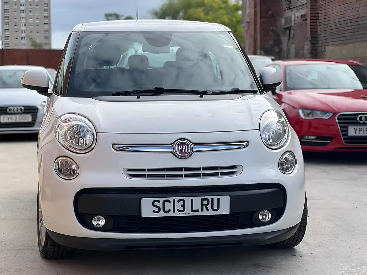 Used 2013 Fiat 500L Lounge White - Interior and Exterior details 3