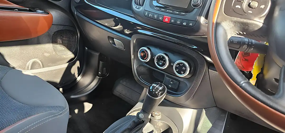 Used 2013 Fiat 500L Trekking Green - Interior and Exterior details 11