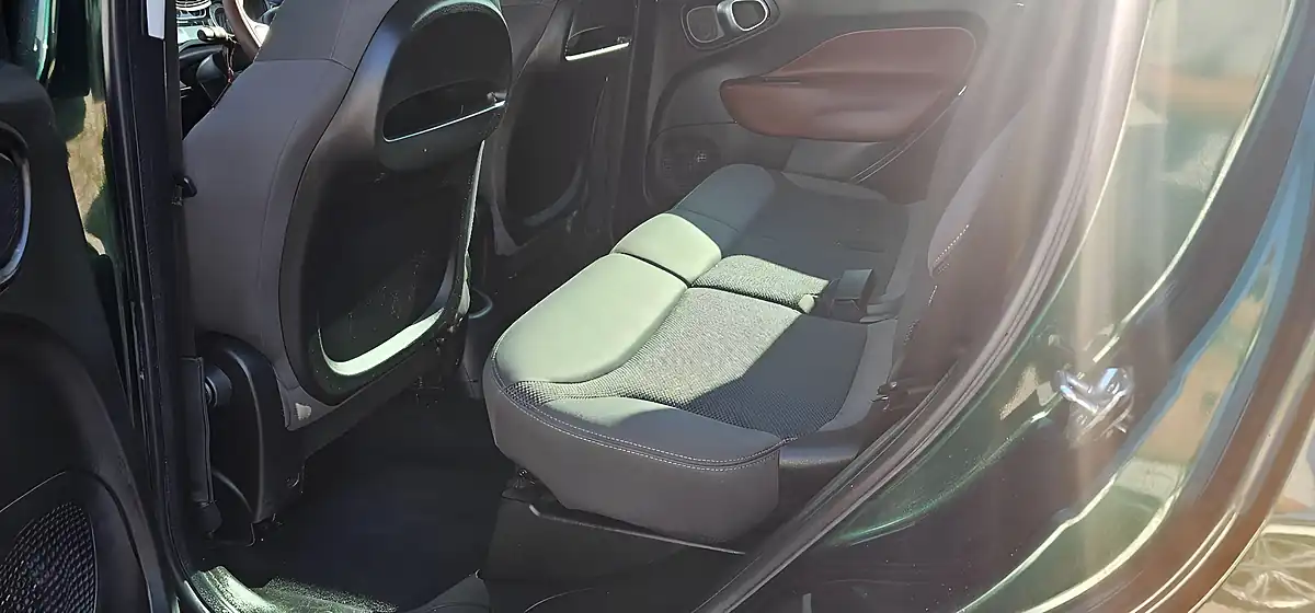 Used 2013 Fiat 500L Trekking Green - Interior and Exterior details 15