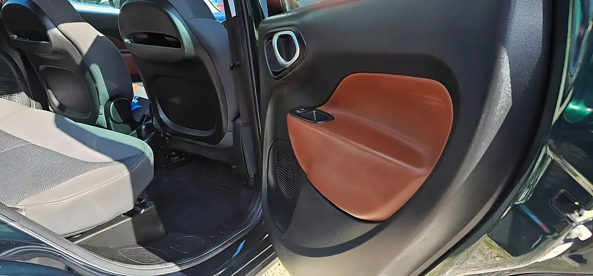 Used 2013 Fiat 500L Trekking Green - Interior and Exterior details 16