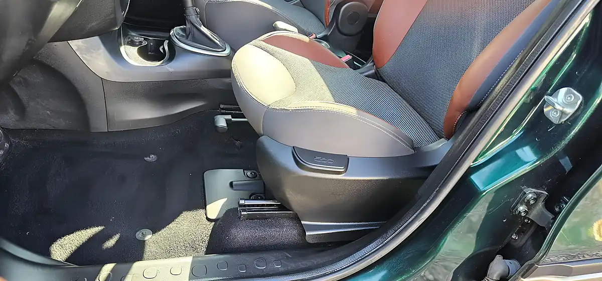 Used 2013 Fiat 500L Trekking Green - Interior and Exterior details 19