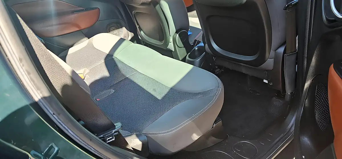 Used 2013 Fiat 500L Trekking Green - Interior and Exterior details 20
