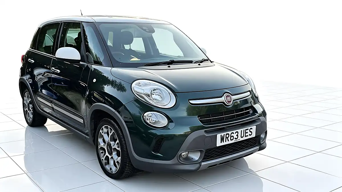 Used 2013 Fiat 500L Trekking Green - Interior and Exterior details 5