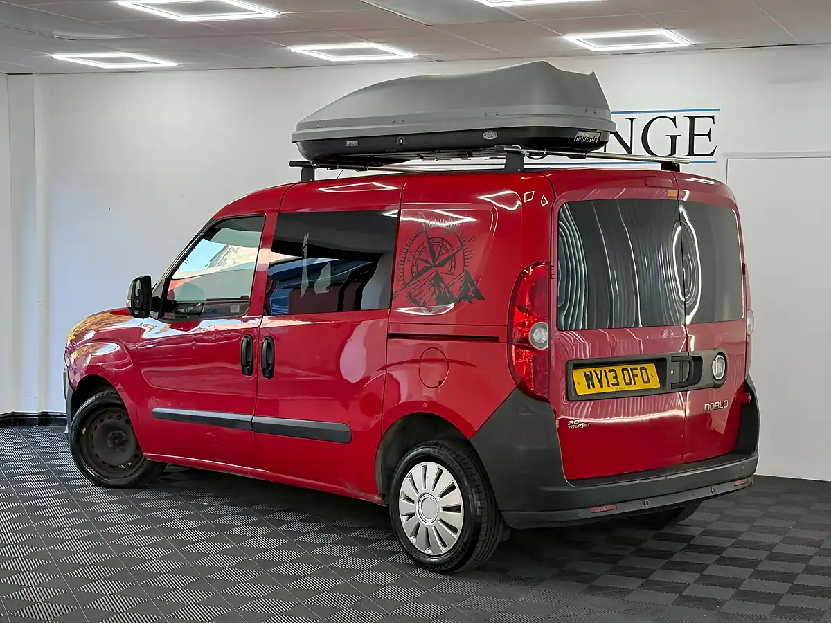 Used 2013 Fiat Doblo Maxi L2 H1 Red - Front View