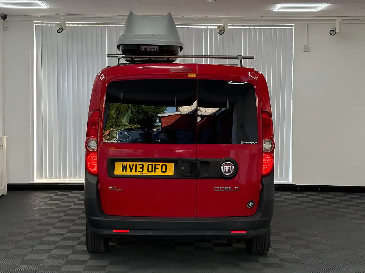 Used 2013 Fiat Doblo Maxi L2 H1 Red - Interior and Exterior details 5