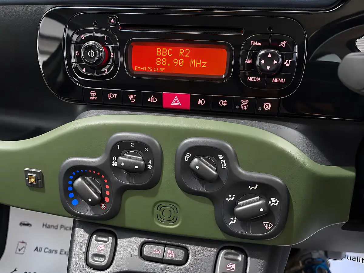 Used 2013 Fiat Panda 4X4 Green - Interior and Exterior details 16