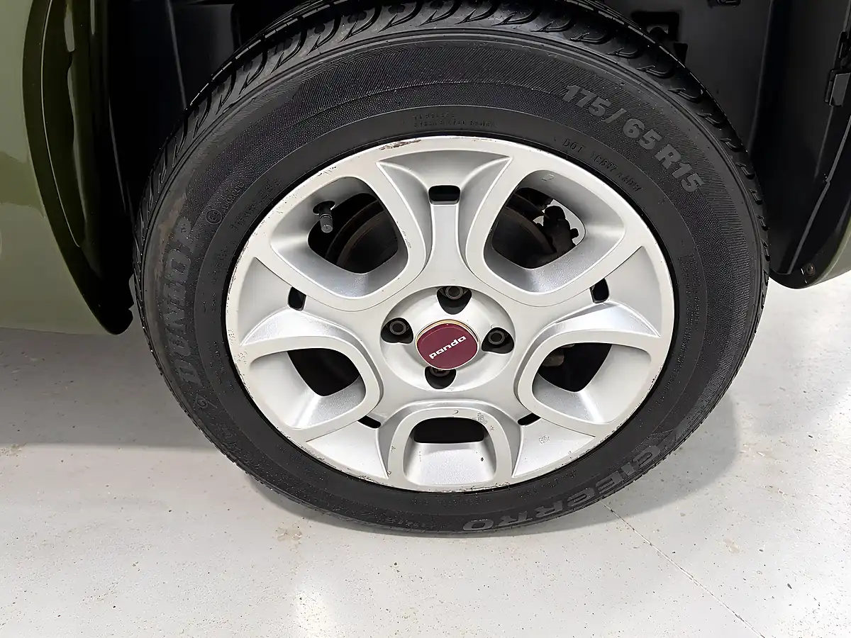 Used 2013 Fiat Panda 4X4 Green - Interior and Exterior details 18
