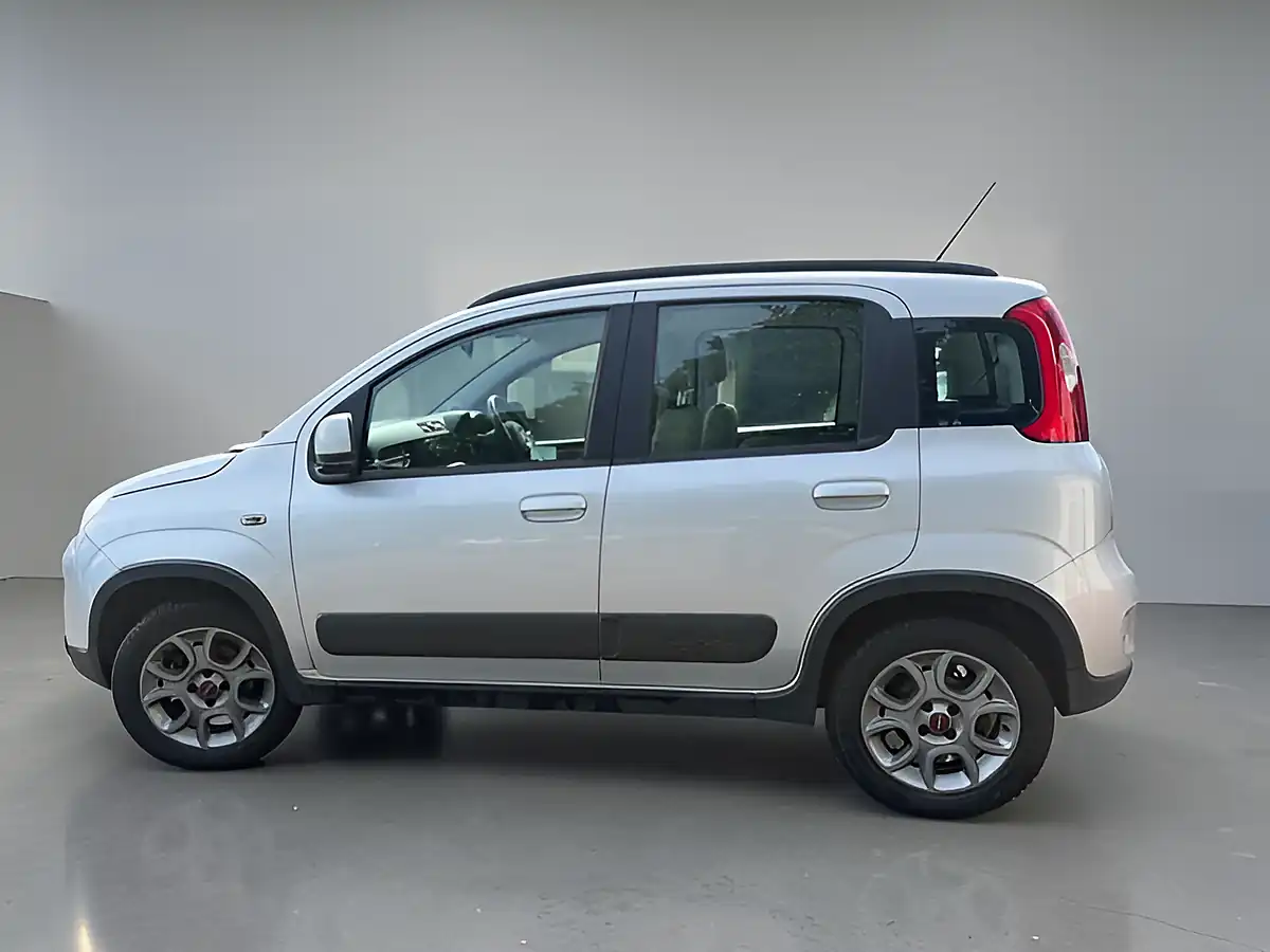 Used 2013 Fiat Panda 4X4 Silver - Interior and Exterior details 4