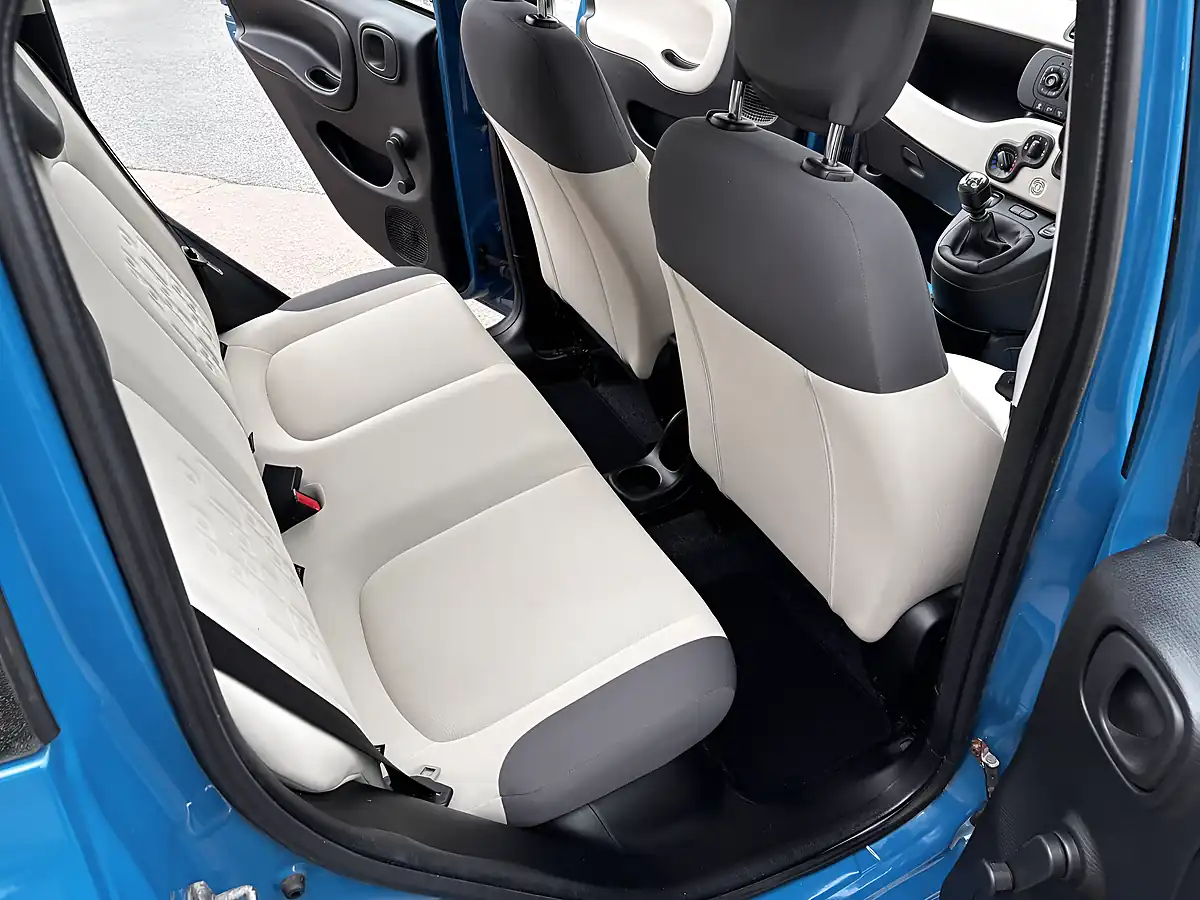 Used 2013 Fiat Panda Easy Blue - Interior and Exterior details 15