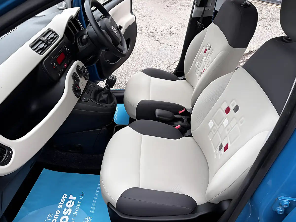 Used 2013 Fiat Panda Easy Blue - Interior and Exterior details 17