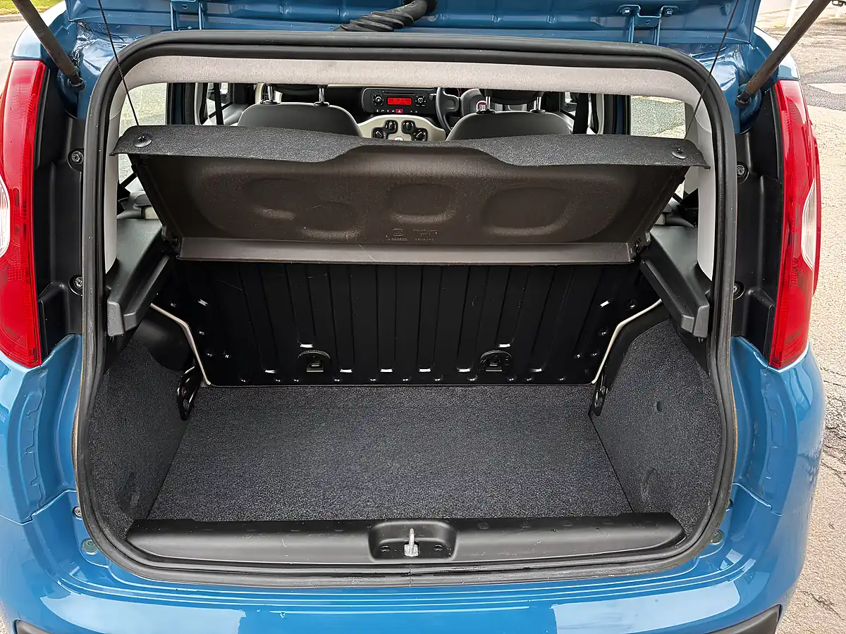 Used 2013 Fiat Panda Easy Blue - Interior and Exterior details 20