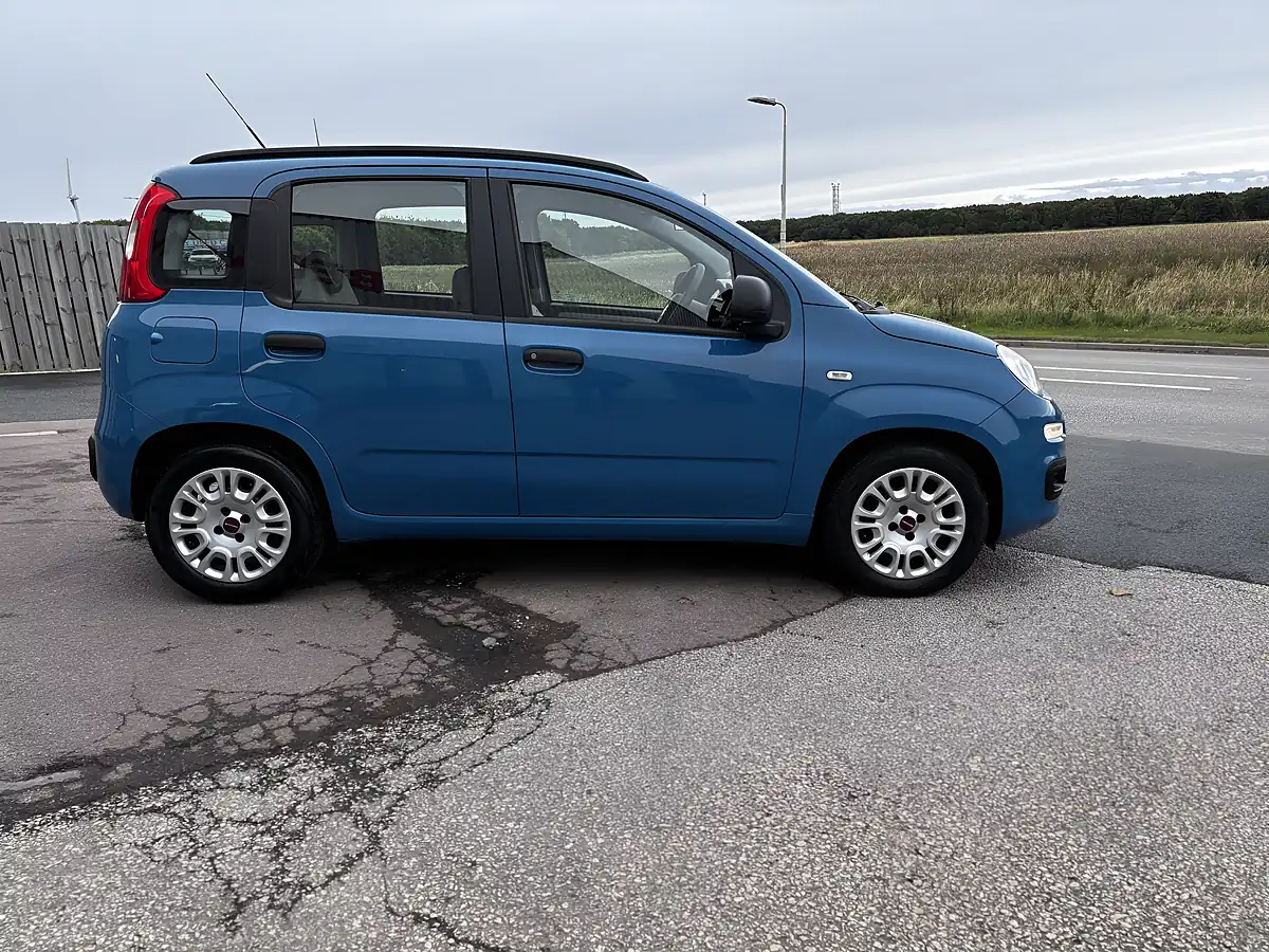 Used 2013 Fiat Panda Easy Blue - Interior and Exterior details 4