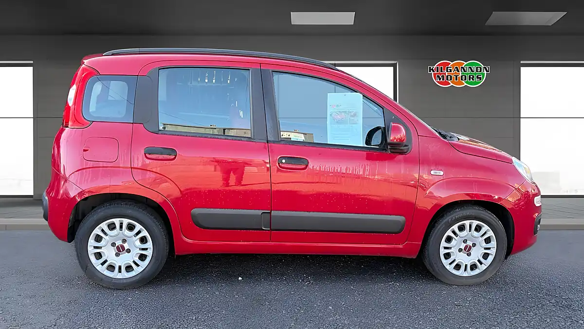 Used 2013 Fiat Panda Easy Red - Interior and Exterior details 16
