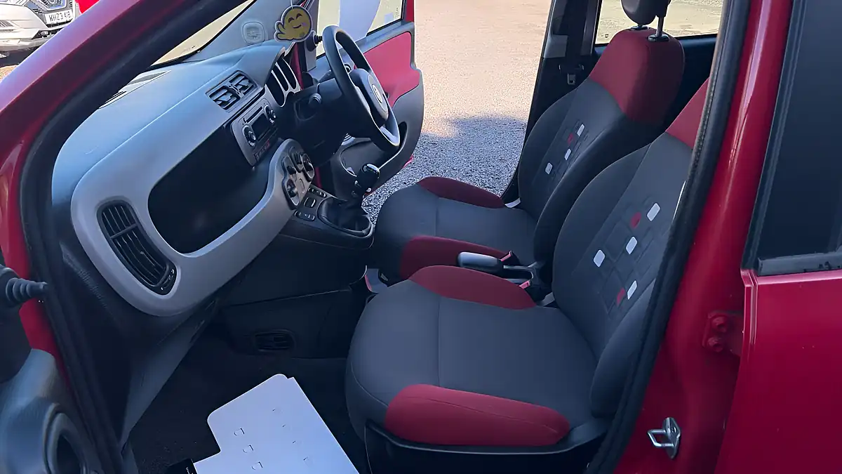 Used 2013 Fiat Panda Easy Red - Interior and Exterior details 6