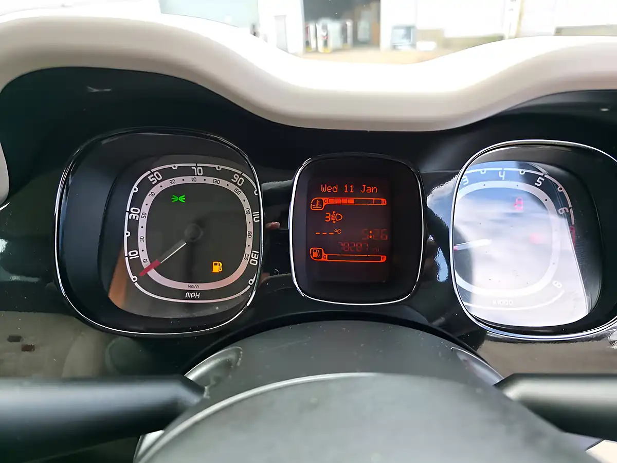 Used 2013 Fiat Panda Lounge Purple - Interior and Exterior details 10