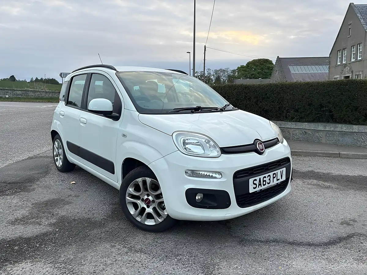 Used 2013 Fiat Panda Lounge White - Front View