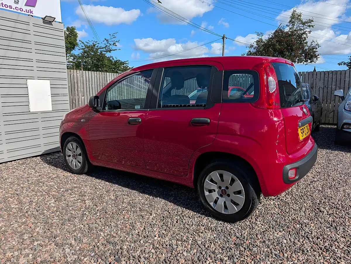 Used 2013 Fiat Panda Pop Red - Interior and Exterior details 10