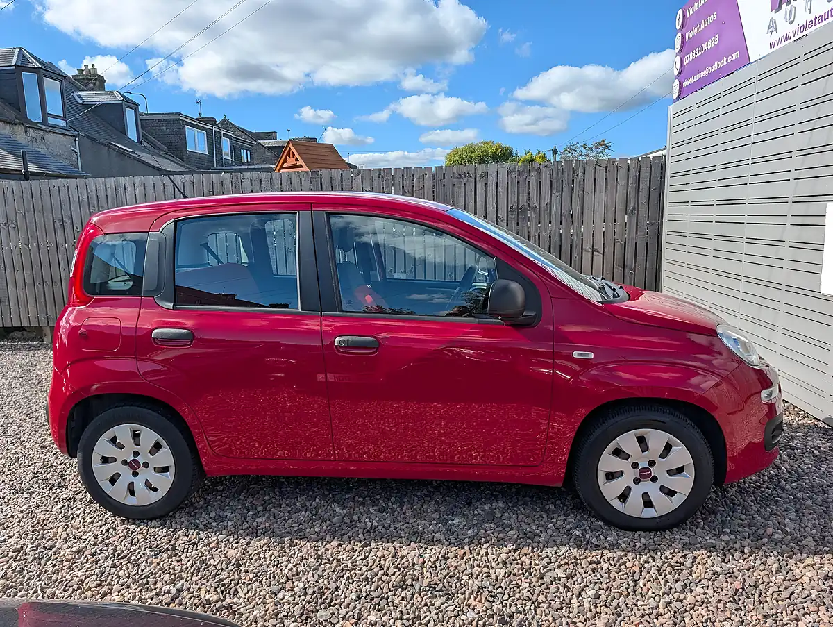 Used 2013 Fiat Panda Pop Red - Interior and Exterior details 12