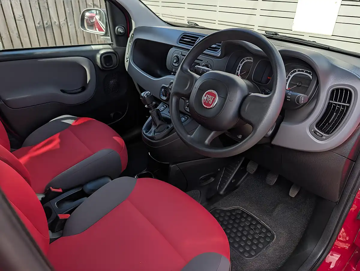 Used 2013 Fiat Panda Pop Red - Interior and Exterior details 14