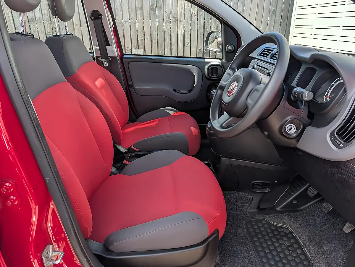 Used 2013 Fiat Panda Pop Red - Interior and Exterior details 16