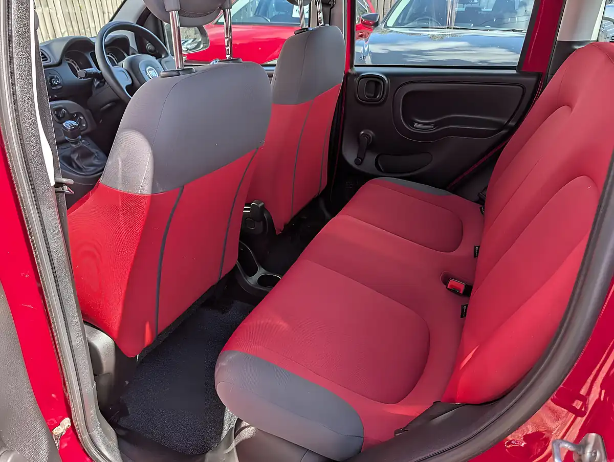 Used 2013 Fiat Panda Pop Red - Interior and Exterior details 17