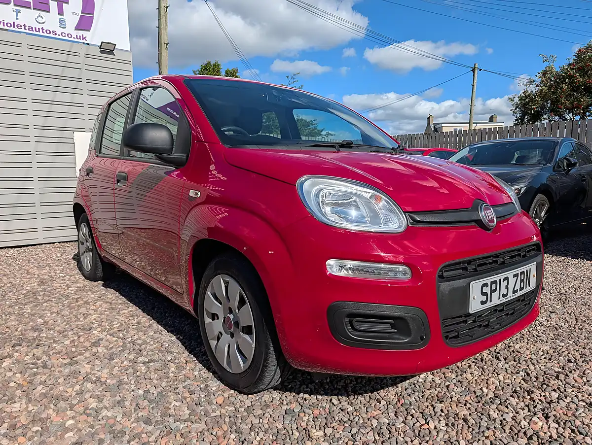Used 2013 Fiat Panda Pop Red - Interior and Exterior details 5