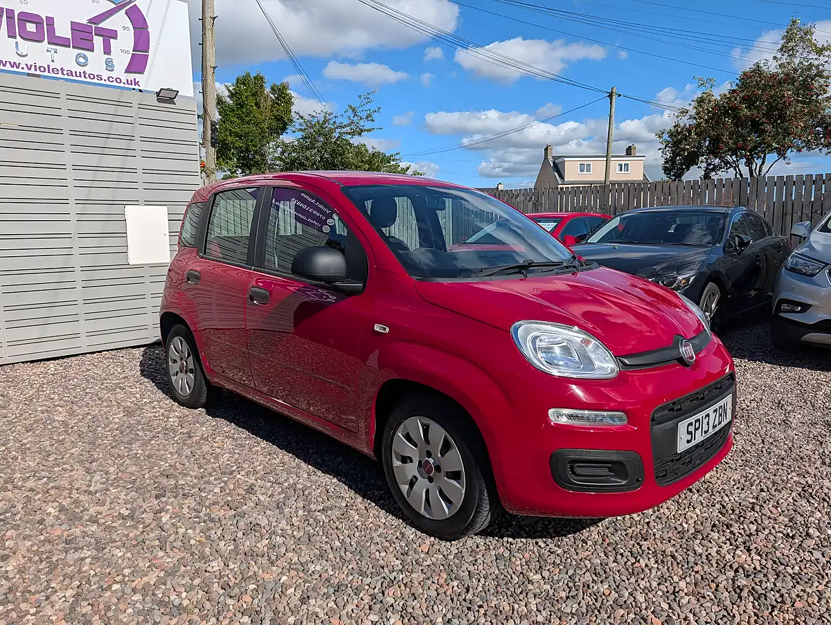 Used 2013 Fiat Panda Pop Red - Interior and Exterior details 6