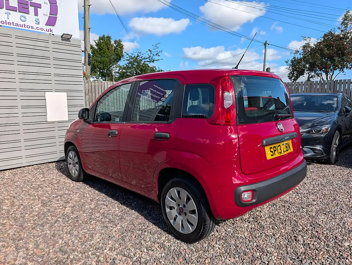 Used 2013 Fiat Panda Pop Red - Interior and Exterior details 9