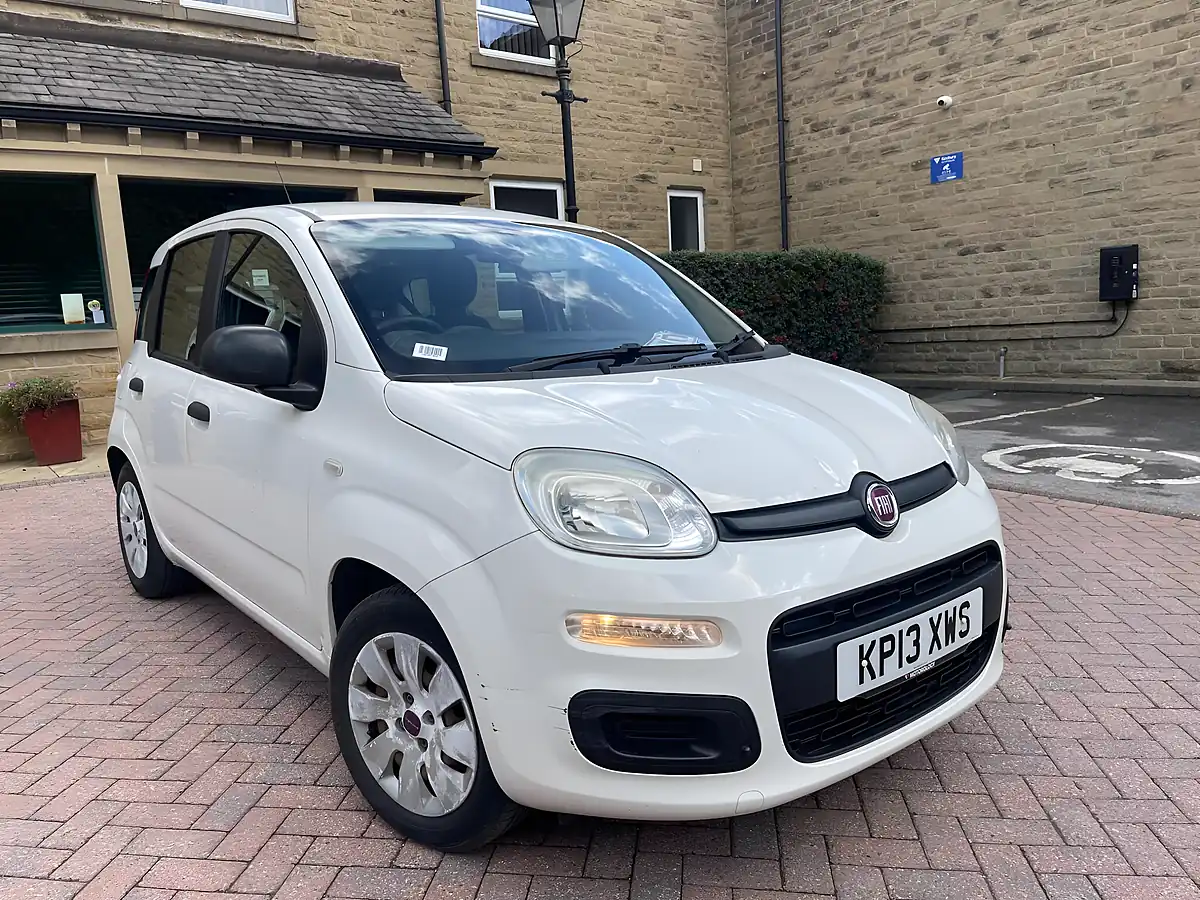Used 2013 Fiat Panda Pop White - Interior and Exterior details 5