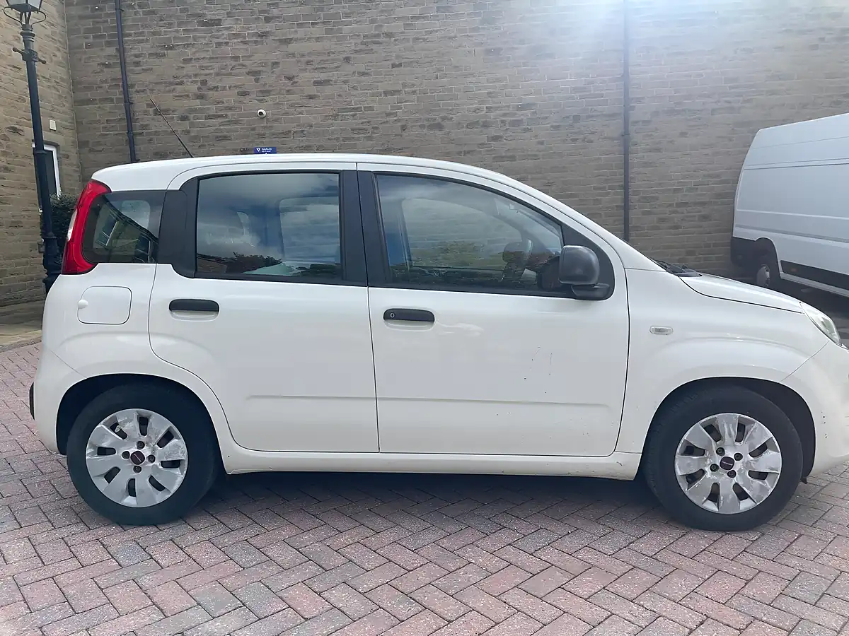 Used 2013 Fiat Panda Pop White - Interior and Exterior details 8