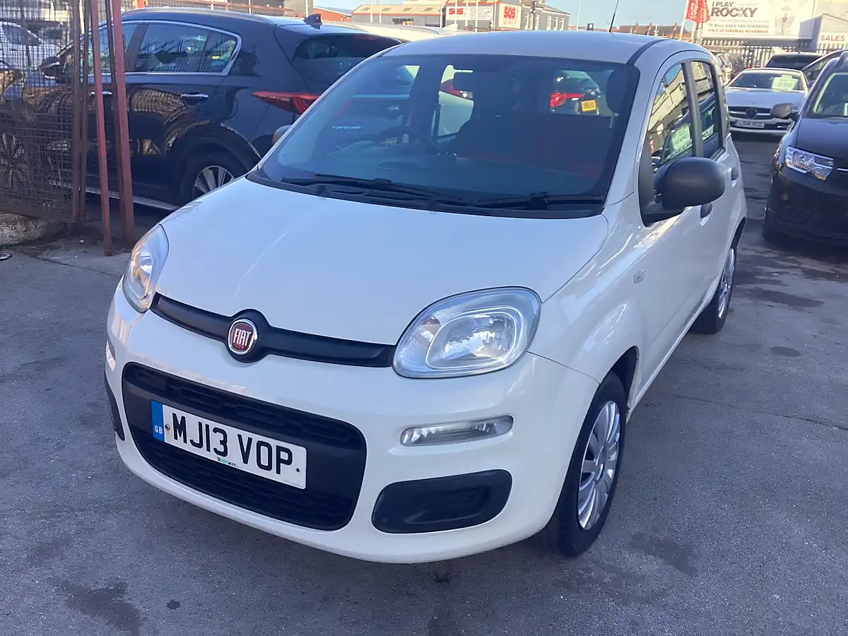 Used 2013 Fiat Panda Pop White - Interior and Exterior details 2