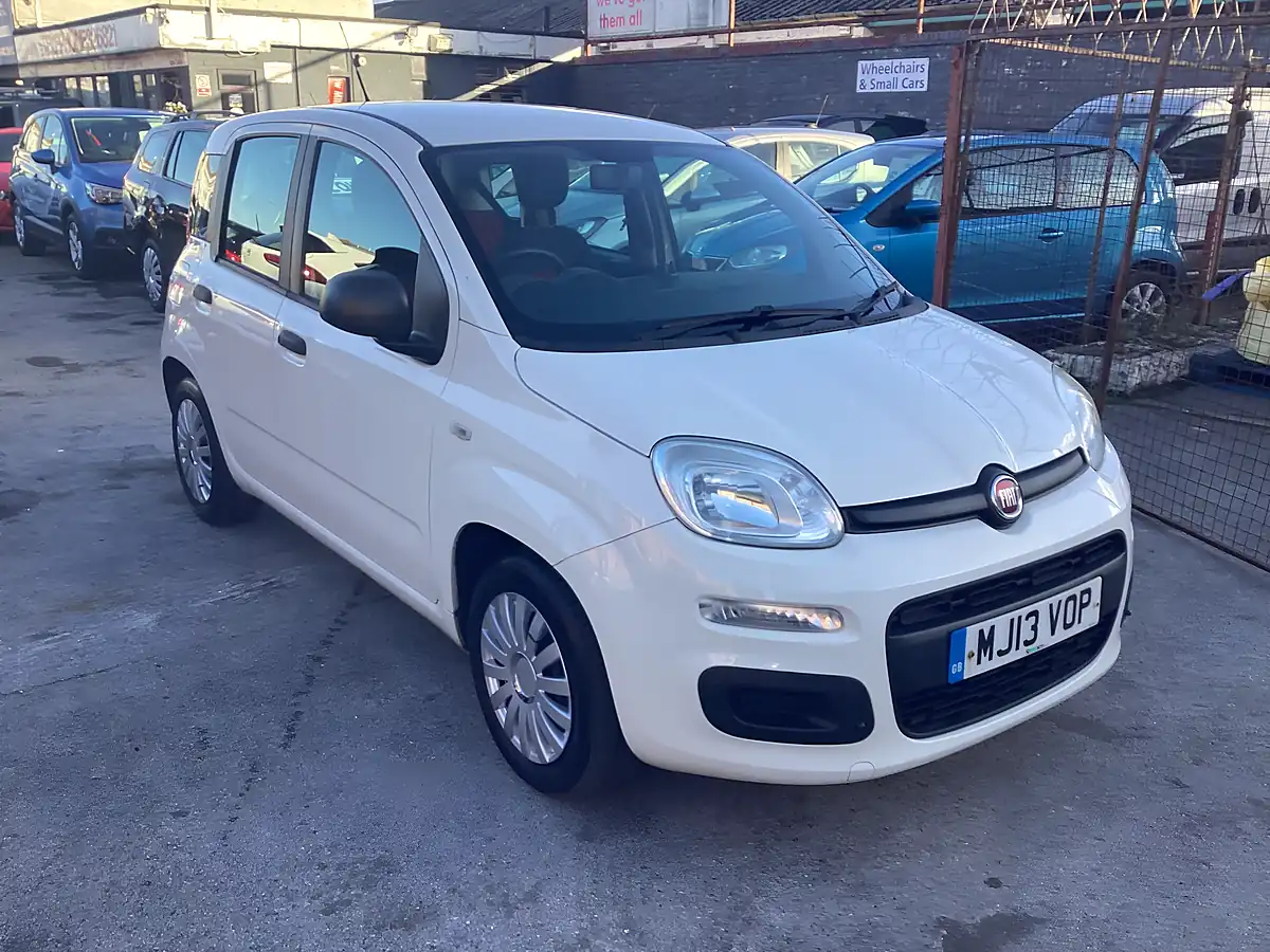 Used 2013 Fiat Panda Pop White - Interior and Exterior details 3