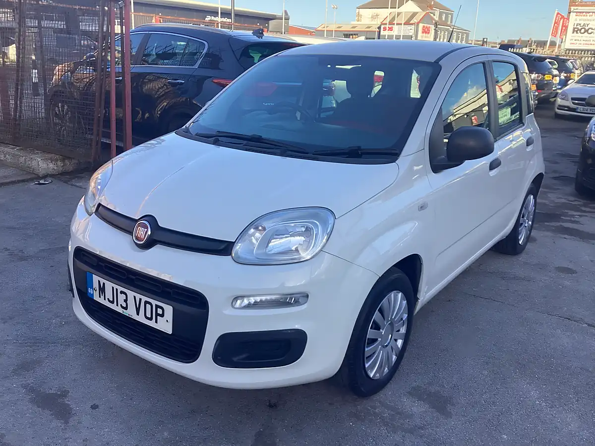 Used 2013 Fiat Panda Pop White - Interior and Exterior details 4