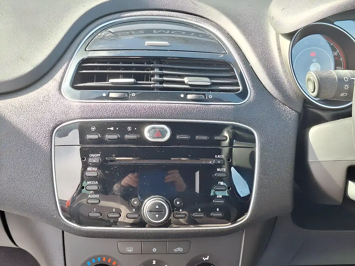 Used 2013 Fiat Punto Sporting Orange - Interior and Exterior details 14