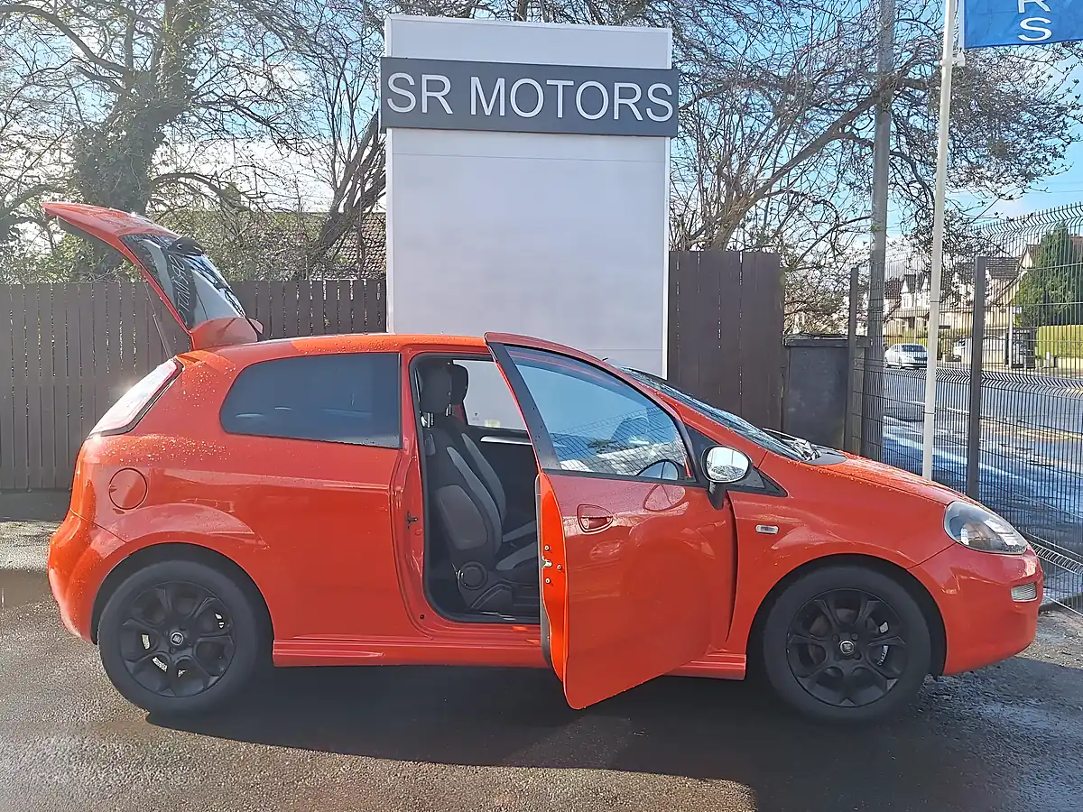 Used 2013 Fiat Punto Sporting Orange - Interior and Exterior details 6