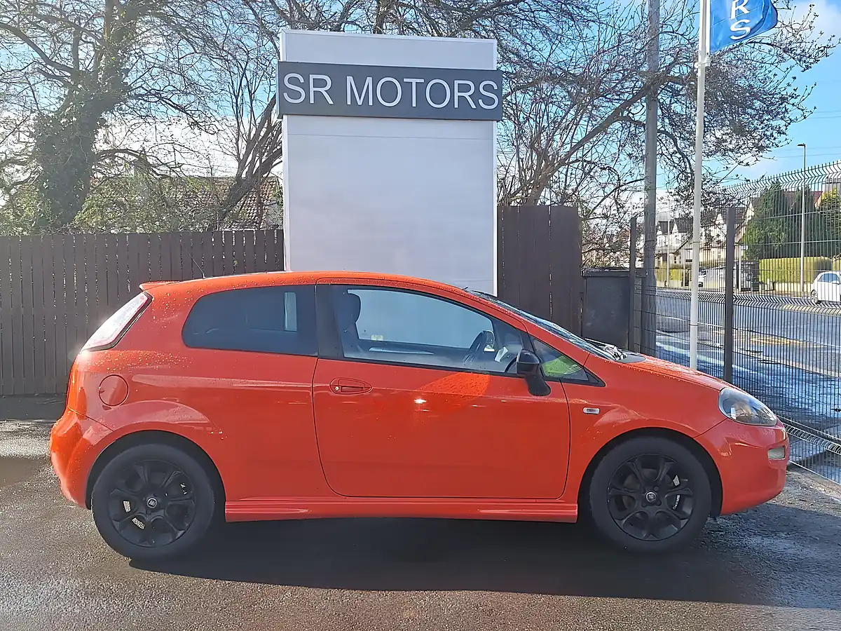 Used 2013 Fiat Punto Sporting Orange - Interior and Exterior details 7