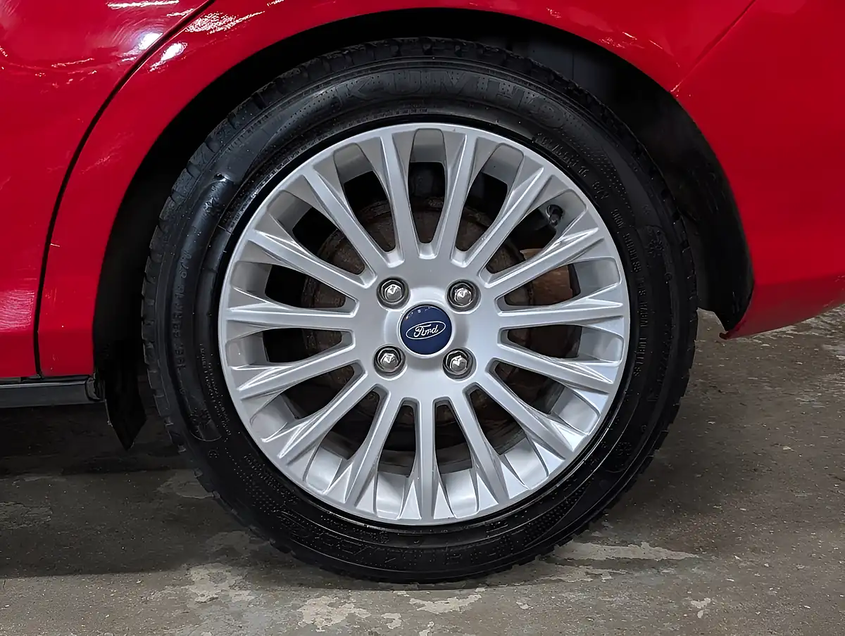Used 2013 Ford B-Max Titanium Red - Interior and Exterior details 15