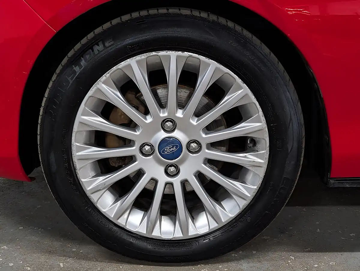 Used 2013 Ford B-Max Titanium Red - Interior and Exterior details 16
