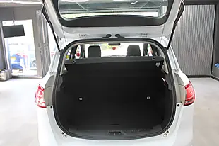 Used 2013 Ford B-Max Titanium White - Interior and Exterior details 10