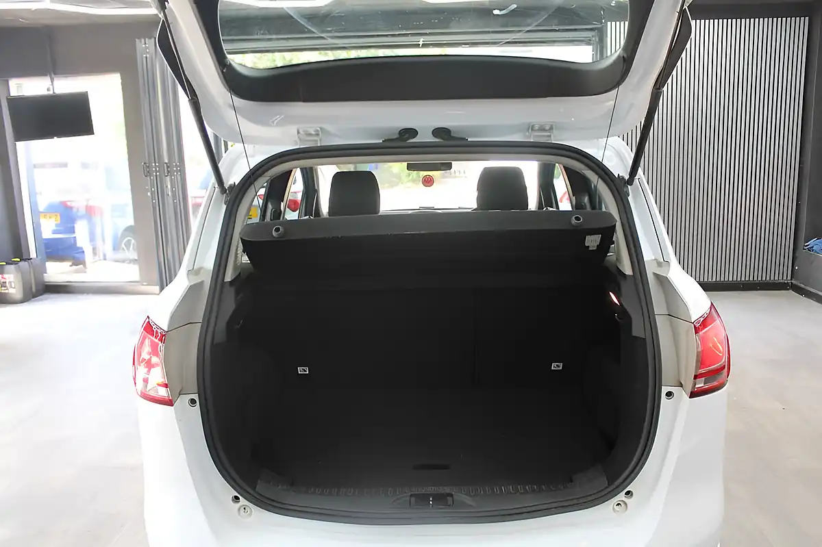 Used 2013 Ford B-Max Titanium White - Interior and Exterior details 10