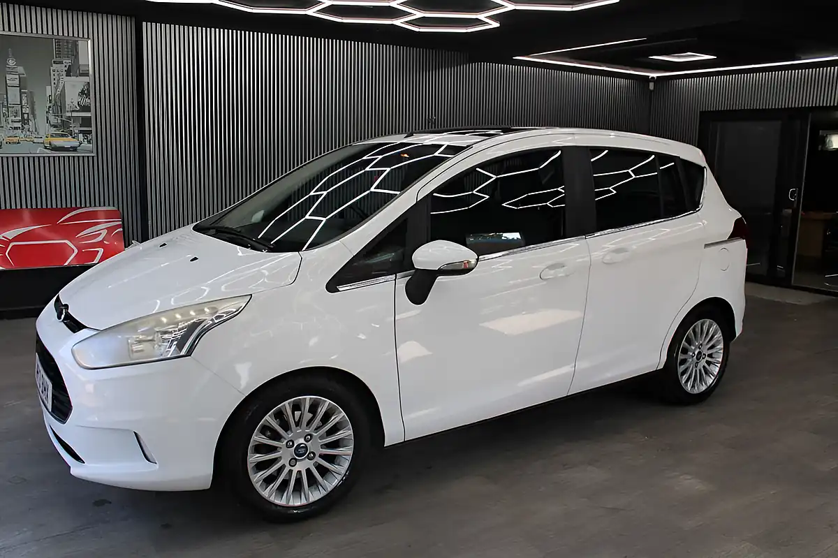 Used 2013 Ford B-Max Titanium White - Interior and Exterior details 12