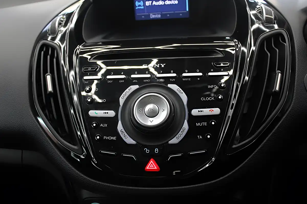 Used 2013 Ford B-Max Titanium White - Interior and Exterior details 17