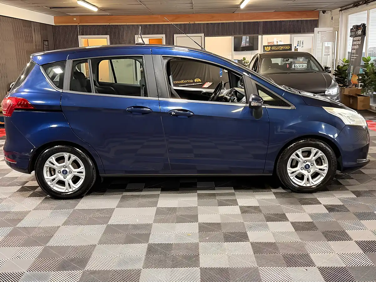 Used 2013 Ford B-Max Zetec Blue - Interior and Exterior details 7