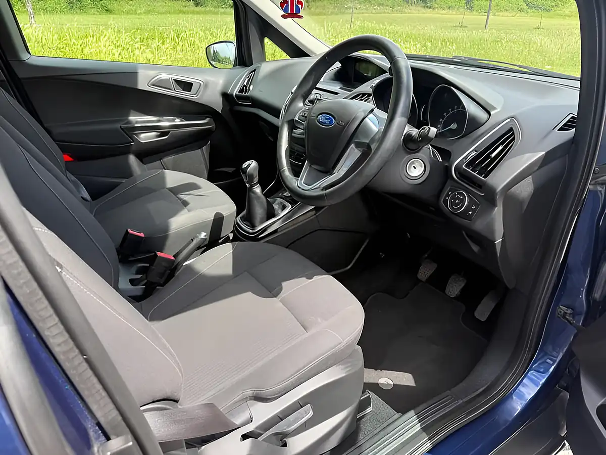 Used 2013 Ford B-Max Zetec Blue - Interior and Exterior details 17