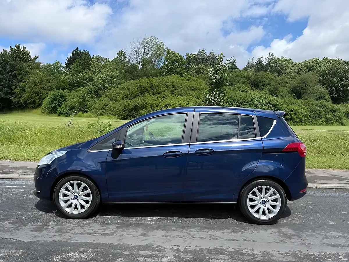 Used 2013 Ford B-Max Zetec Blue - Interior and Exterior details 4