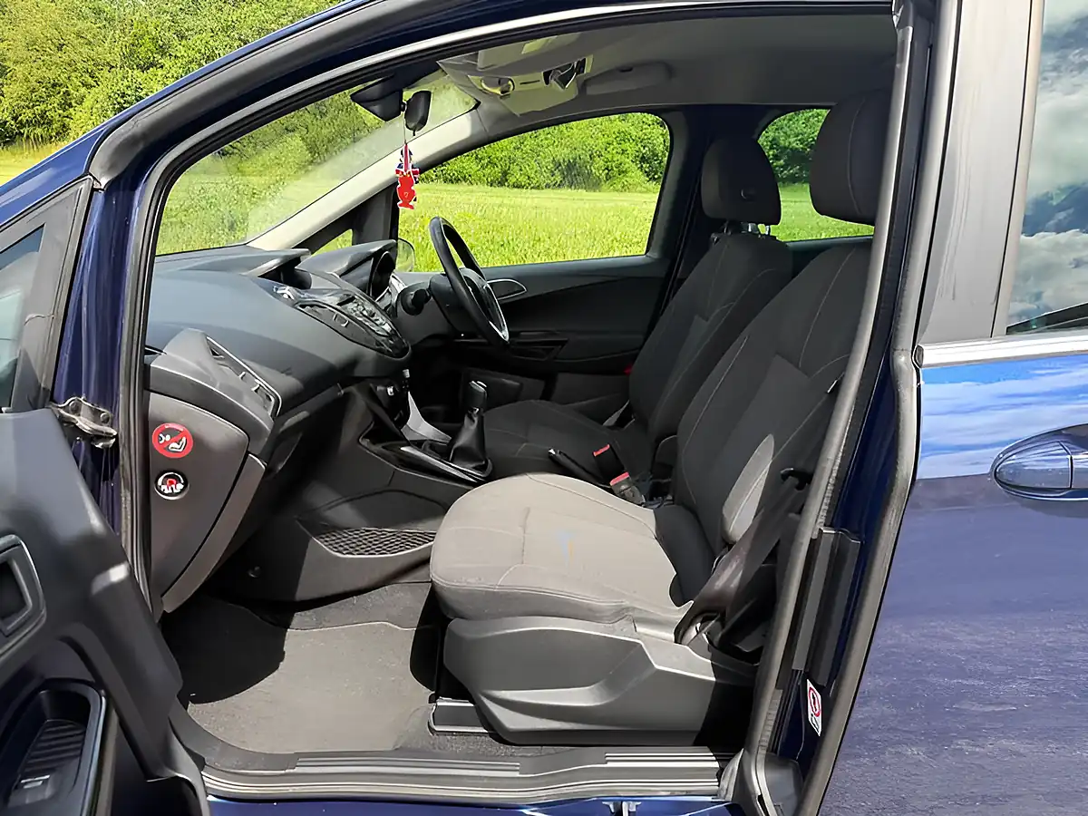 Used 2013 Ford B-Max Zetec Blue - Interior and Exterior details 6