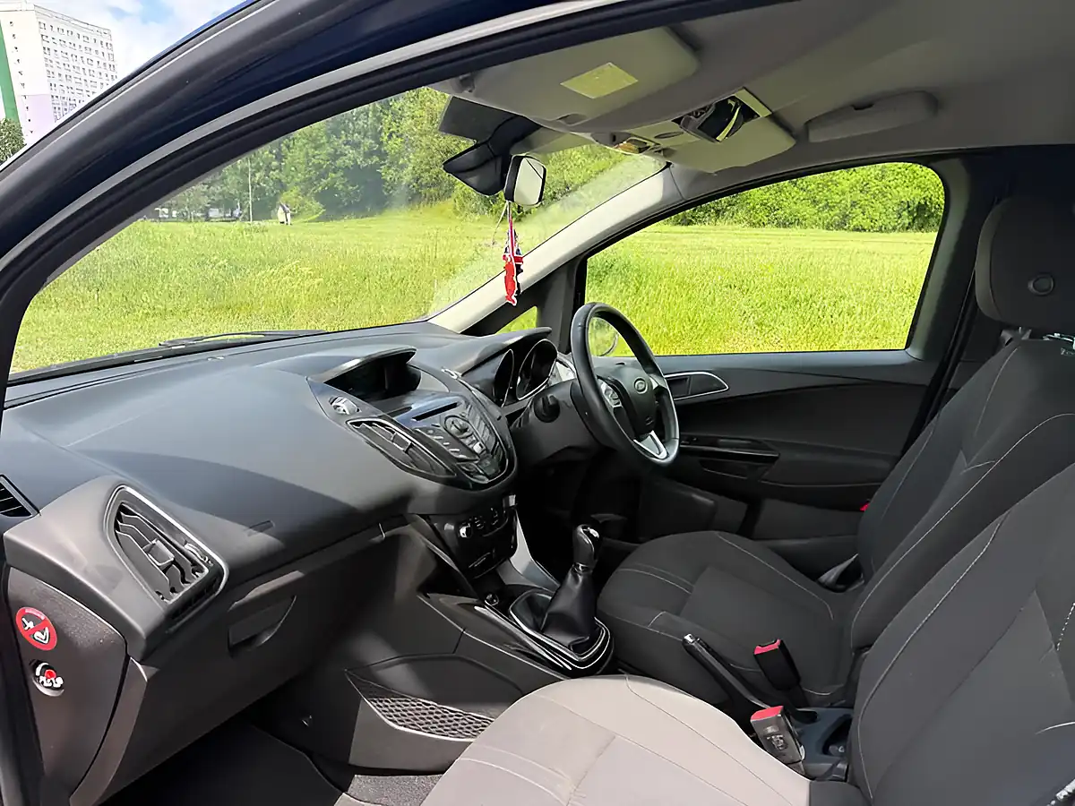 Used 2013 Ford B-Max Zetec Blue - Interior and Exterior details 8