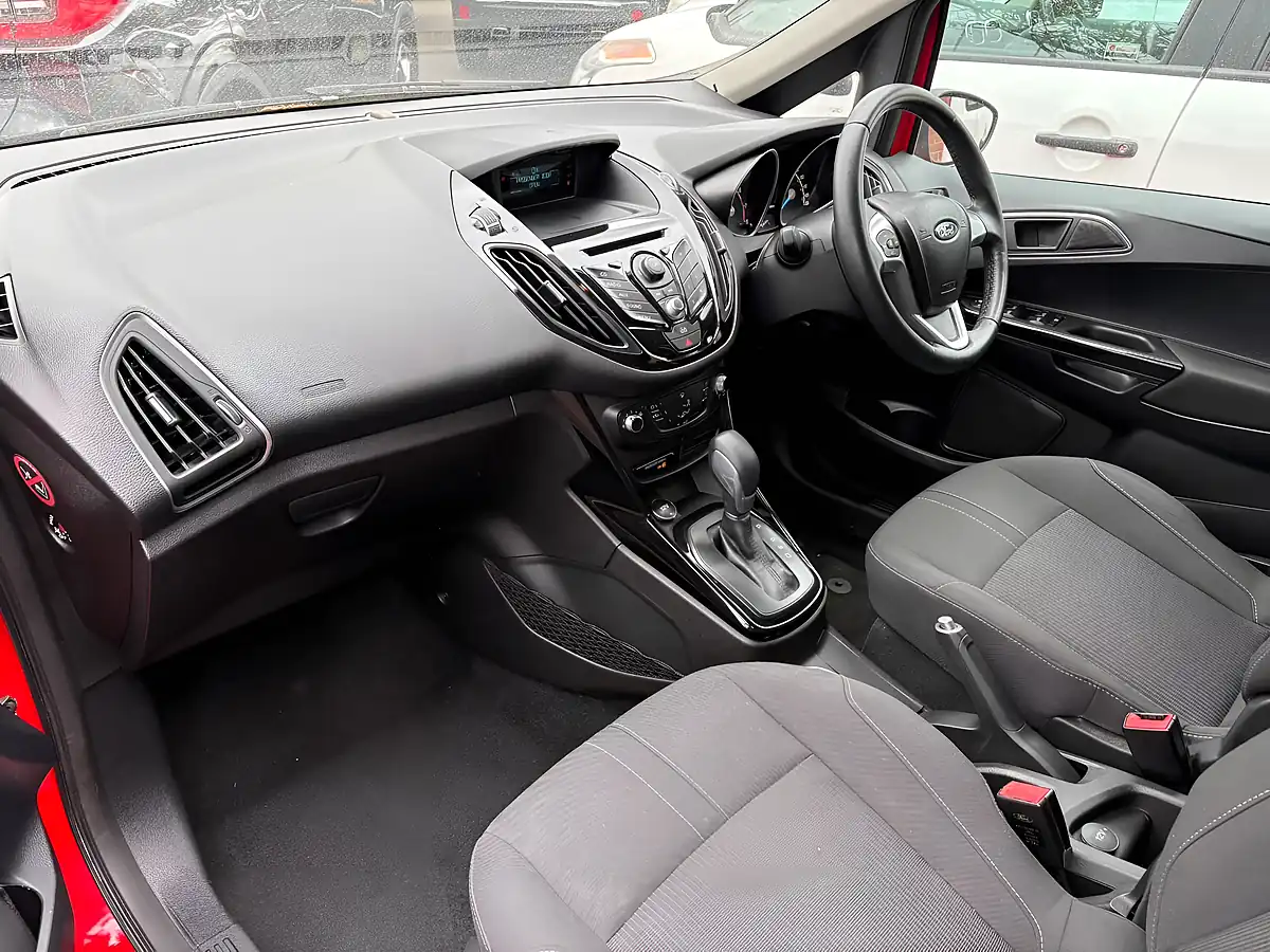 Used 2013 Ford B-Max Zetec Red - Interior and Exterior details 12